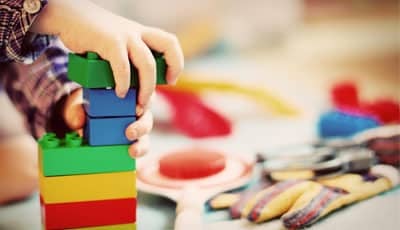 Associatie tussen aantal doorgebroken melktanden en wakker bruxisme bij jonge kinderen 400 230